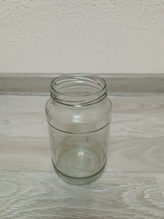 Банка 1 литрли , 0,5 литрли