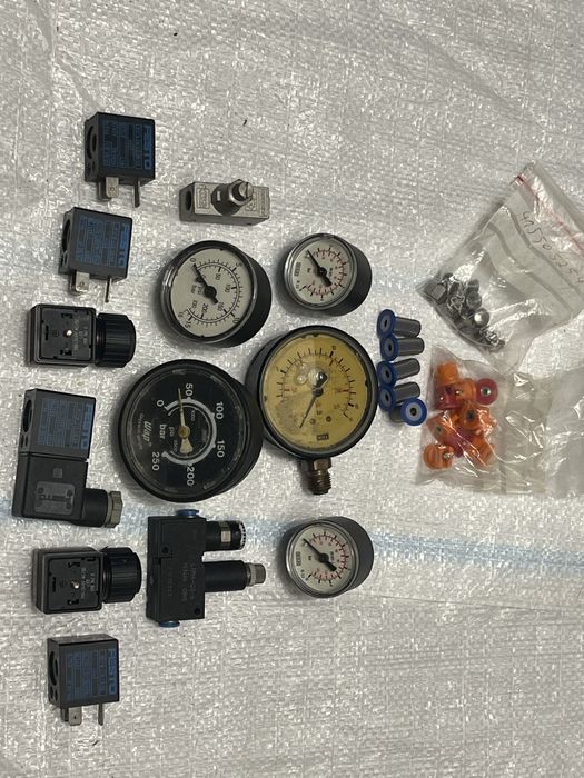 Lot componente pneumatice industriale FESTO, WIKA, SMC, WAP – manometre, bobine, regulator, accesorii – Automatizări Industriale