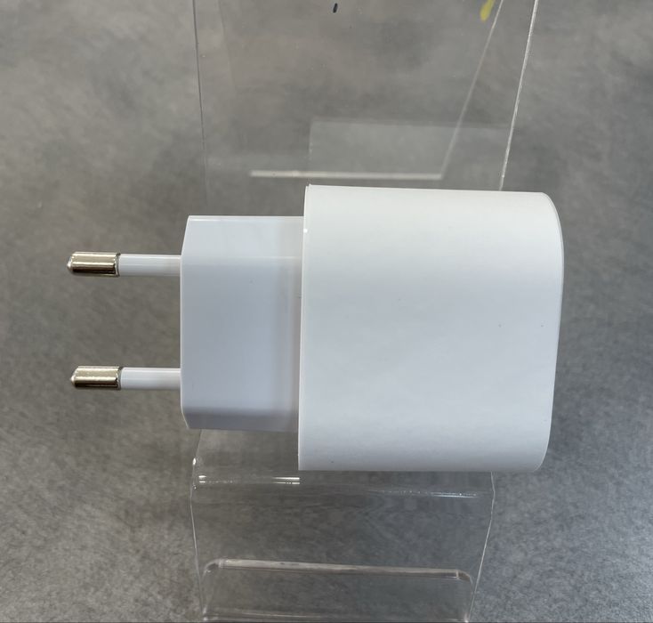 Зарядно 20W Адаптер Type C Съвместимо с iPhone 12/13/14 Pro Max Ново