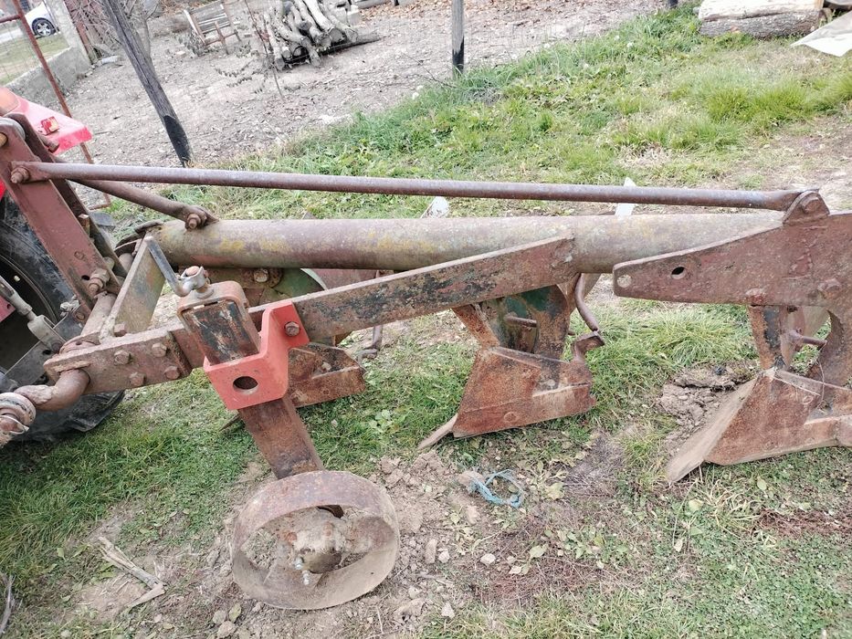 Tractor u650  cu tot cu plug pp4