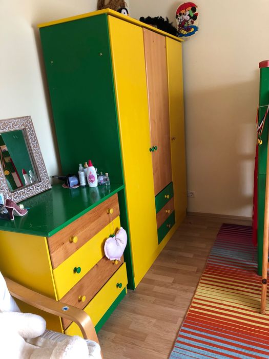 Dormitor  copiii cu paturi supraetajat  din lemn, vopseaua  ecologică