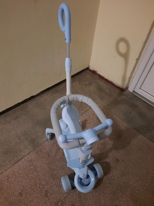 Vând trotineta copii pe bleu dar si pe roz.