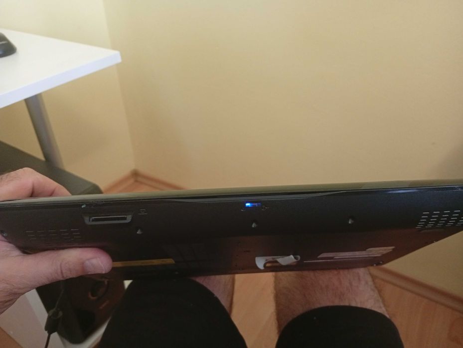 Лаптоп ноутбук Адвент 15,6" win 7