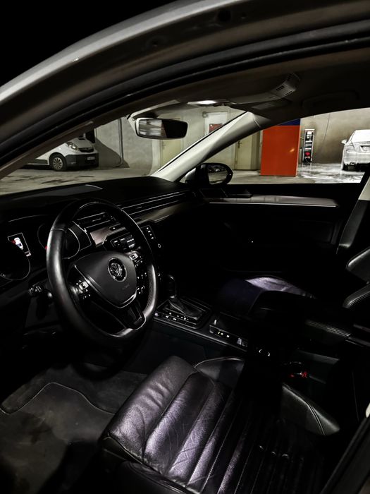 VW Passat B8 Sedan • 2.0 TDI 150 CP • DSG 6 • ACC • Full LED • Piele