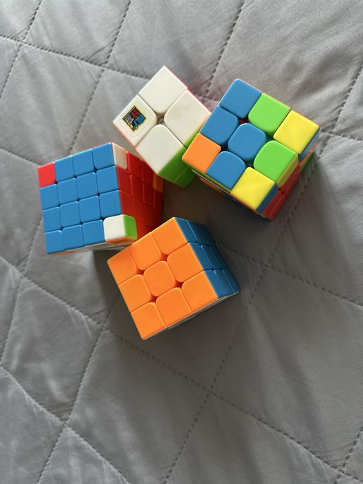 шапка и кубик рубик