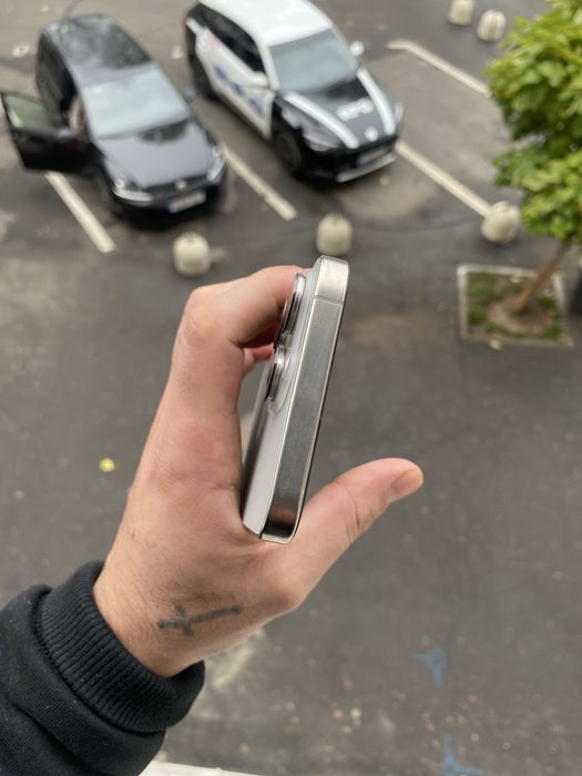 Iphone 15 pro max Silver