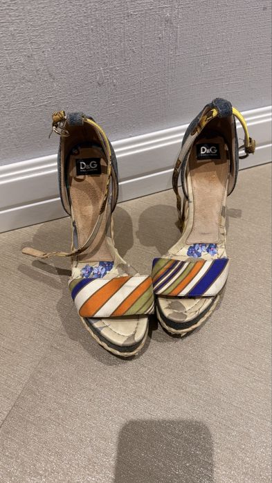 Кецове Gucci и Prada и сандали Dolce Gabbana