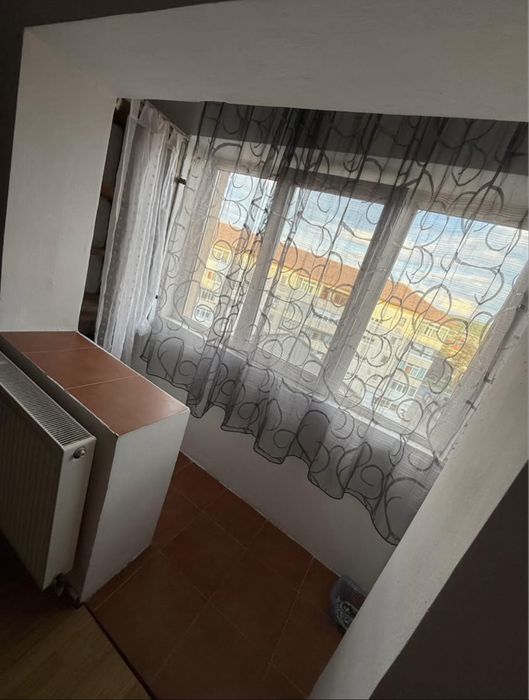 Inchiriez garaoniera zona dovali