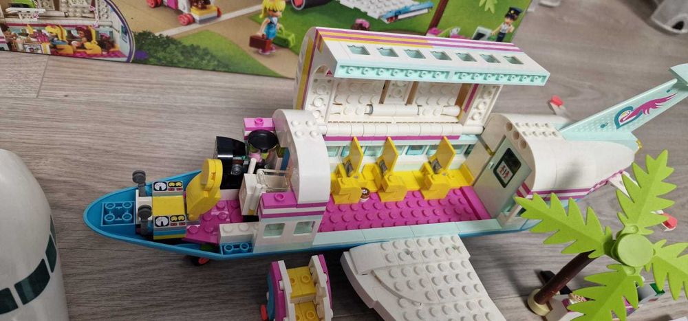 LEGO Friends - Avionul Heartlake City 41429, 574 piese