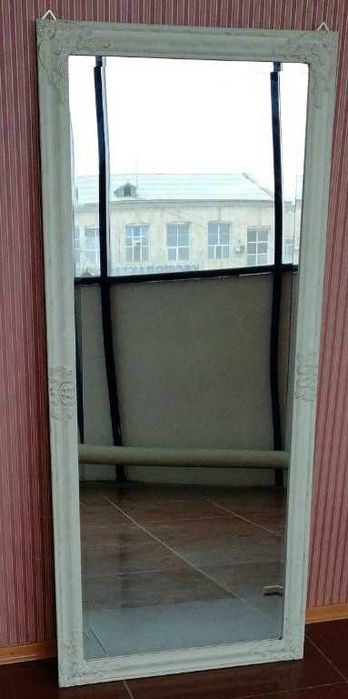 Зеркало настенное в рамке