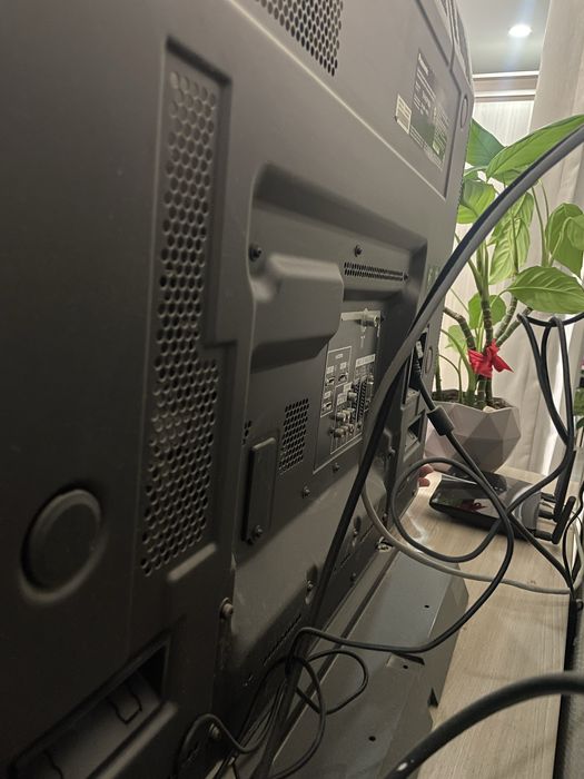 Широкоформатный плазменный телевизор