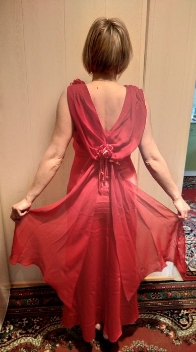 Продам нарядное платье