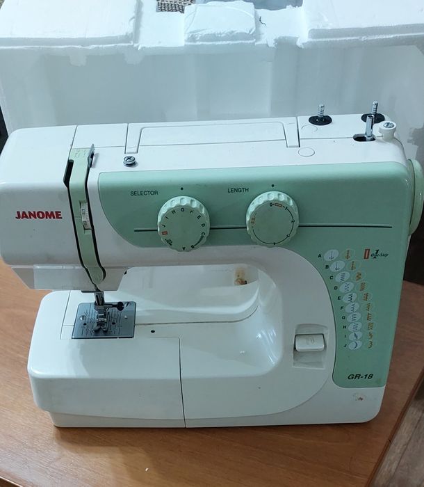 Швейная машинка Janome б/у