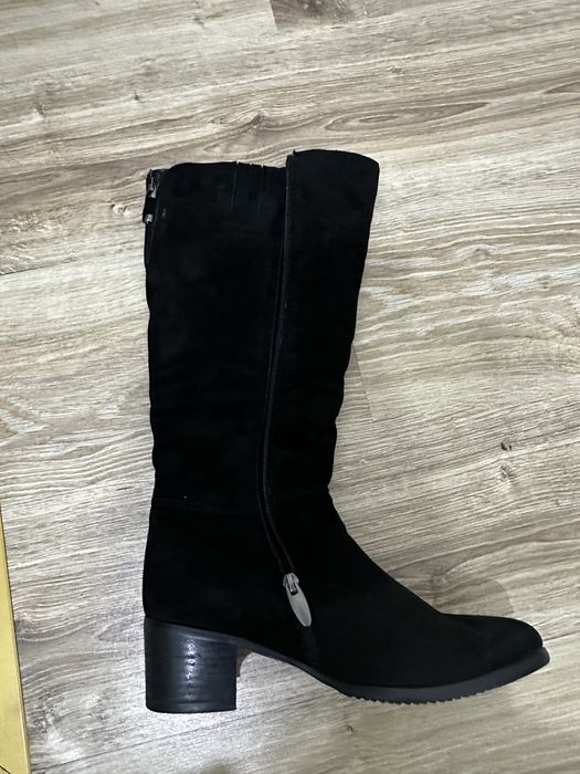 Продам женские сапоги