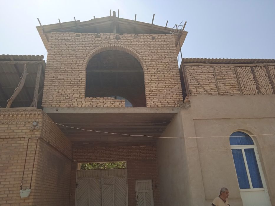 Хонаботда 8 сотокли участка сотилади