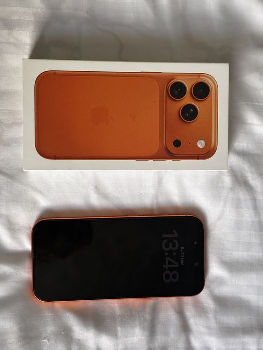 Продам Iphone 17 pro (256) gb