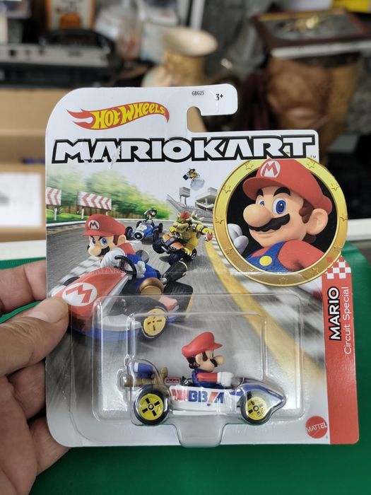 Нова количка Hot wheels mario kart