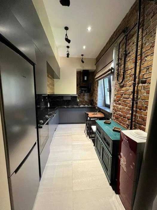 Сдаётся срочно 2 комнатная квартира на Метро Максима Горького