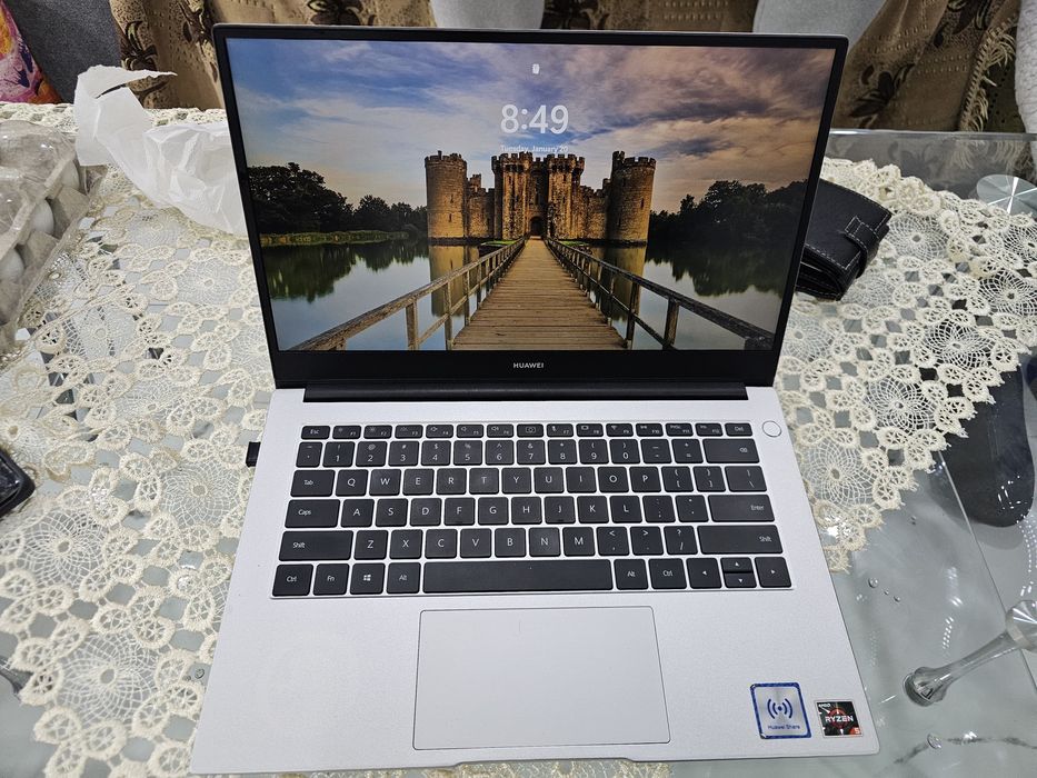 Laptop Huawei 8gb ram CA NOU