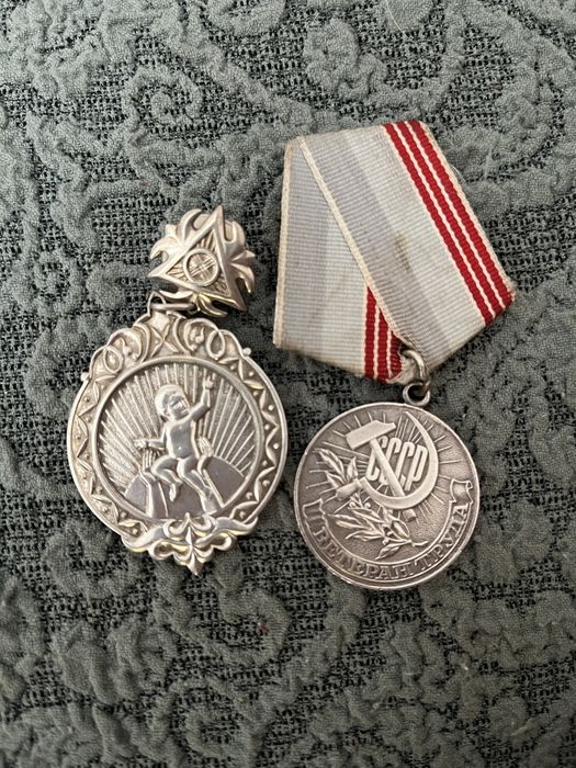 Продам медали и увелир