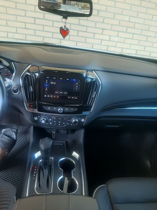 Прадам автомобил траверси