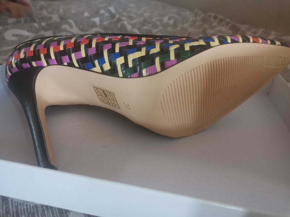 Дамски обувки Guess 38 номер