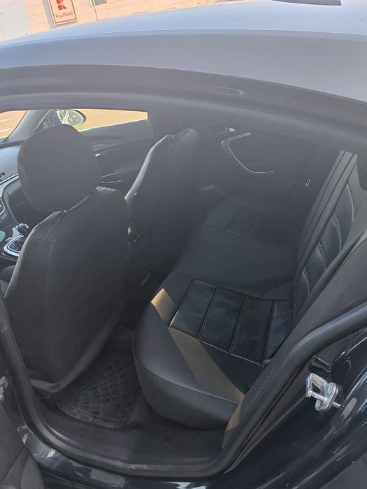 Vând Opel insignia