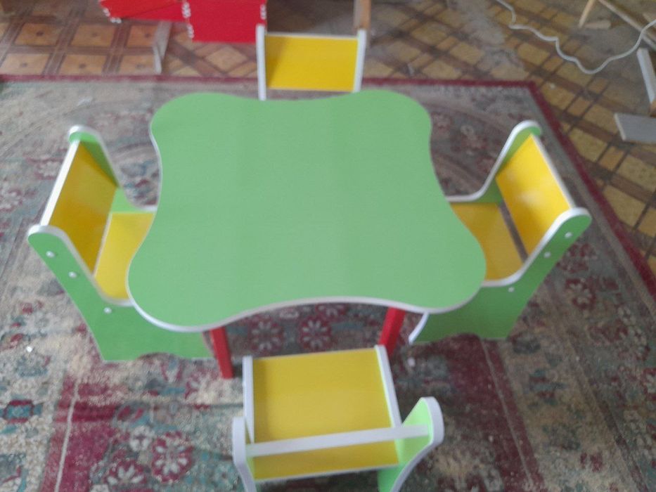 Детский стол-стул