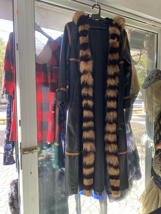 Haine lungi din piele naturala