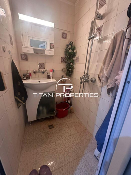 Двустаен апартамент в ж.к Зорница