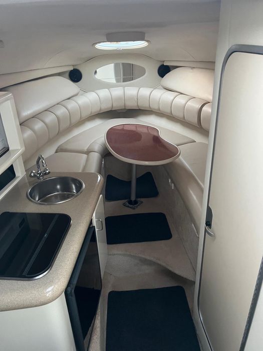 Barcă Monterey 265 Cruiser – cabinată, complet echipată