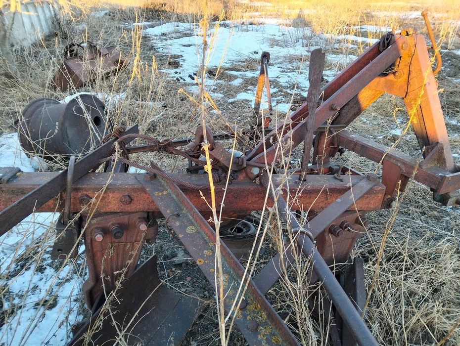 Плуг               ,