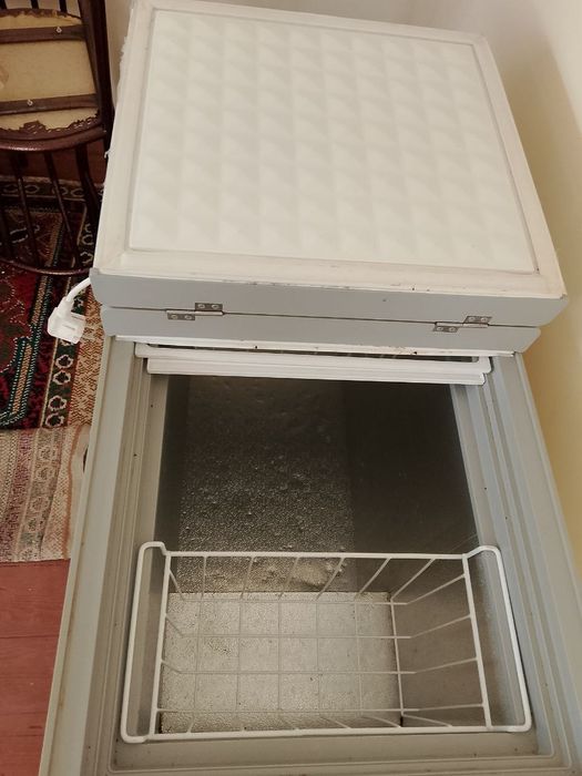 Морозилник сотилади холати б/у лекин яхши холатда срочна сотилади