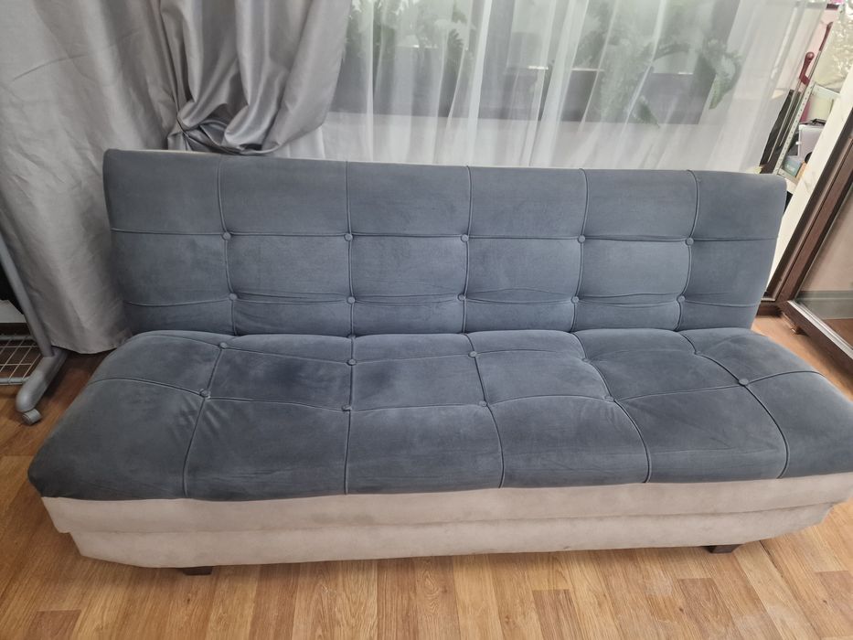 Продаётся диван в хорошем состоянии.