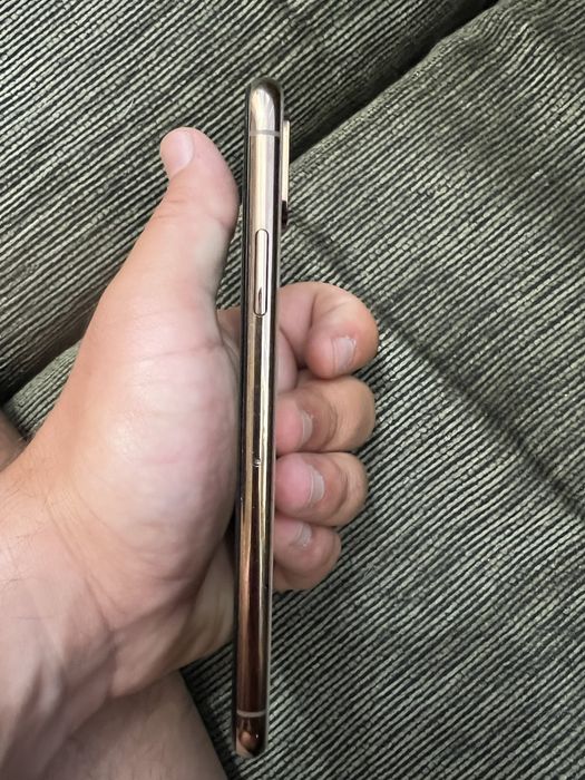 Iphone xs 64gb + подаръци