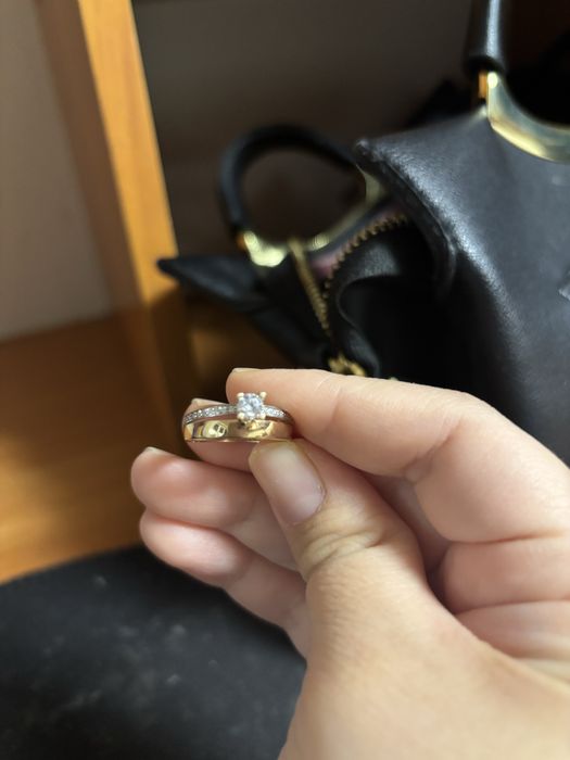 Продам золотое кольцо