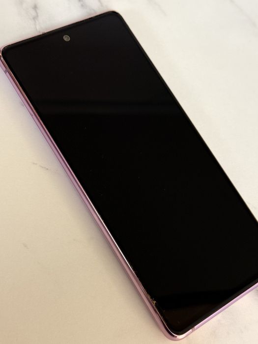 Продам смартфон Samsung Galaxy S20 FE (Fan Edition)