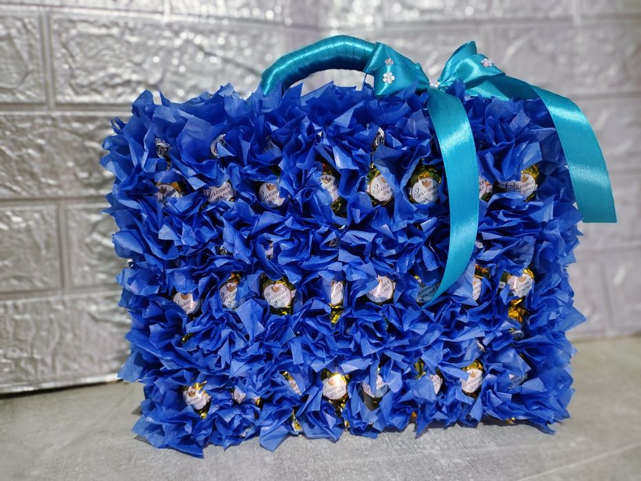 Сладкие боксы и букеты