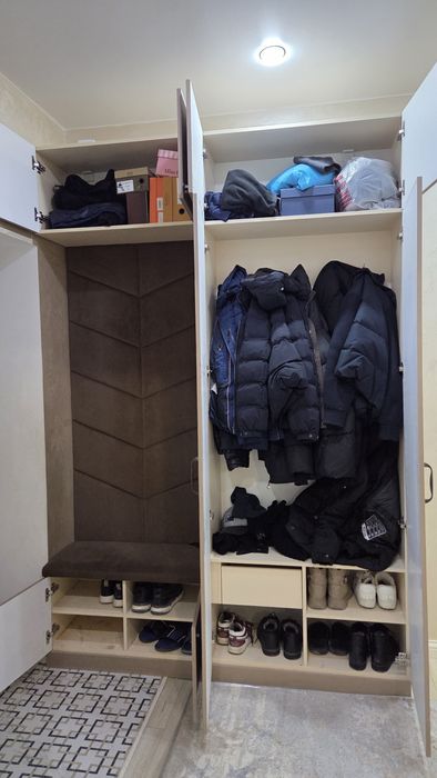 Продается шкаф для прихожей