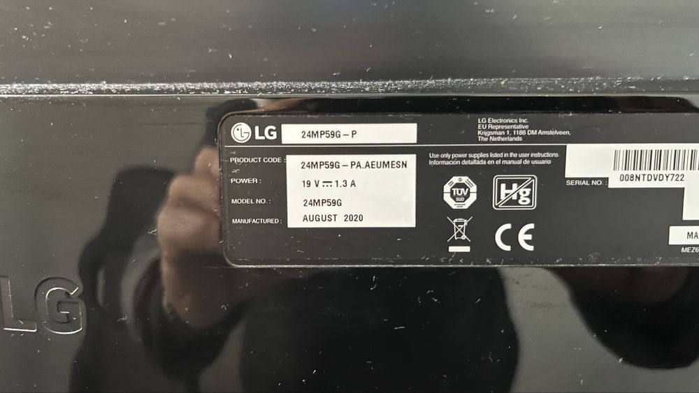 LG monitor 24” 2020