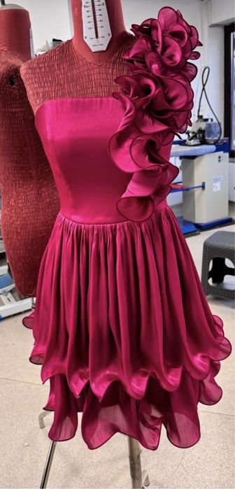 Vand rochita de ocazie.