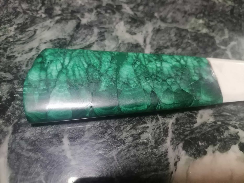 Cutit din malachit natural