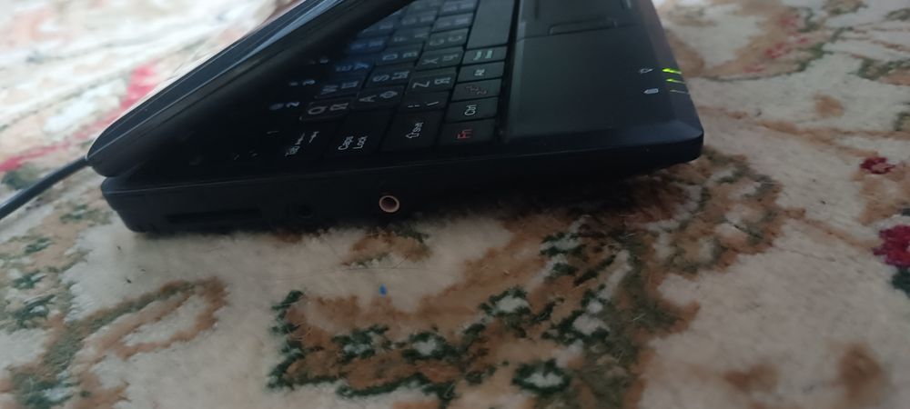 Продам нетбук китайский