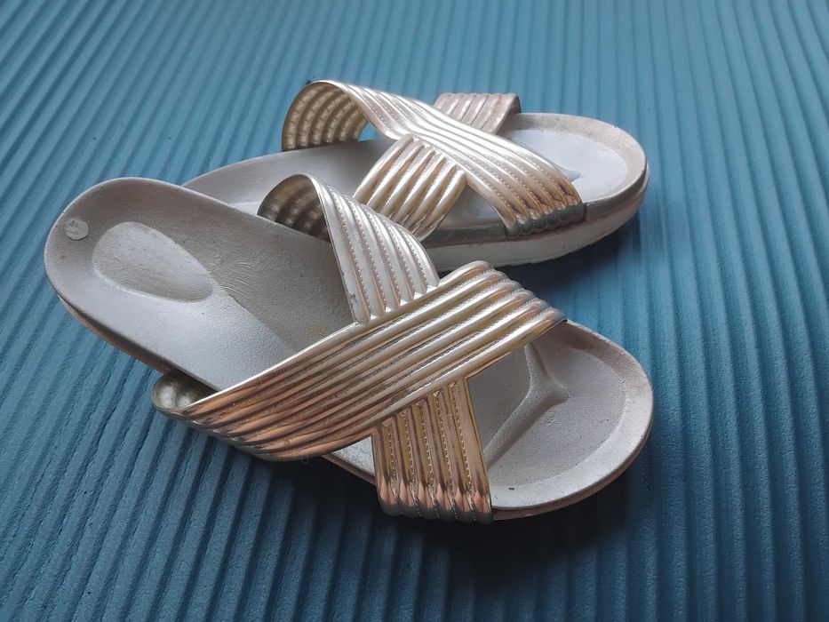 Дамски летни чехли / сандали