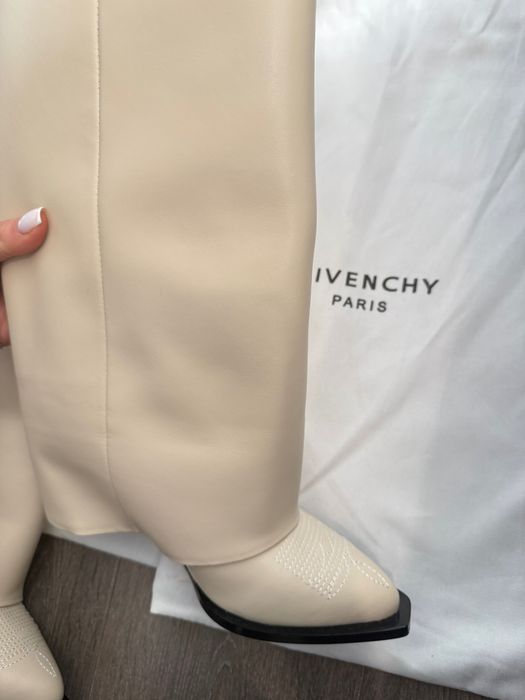 Уникални ботуши Givenchy Shark