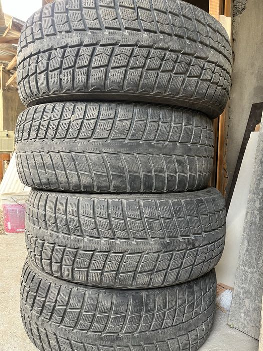 Продам резины 235/50/18