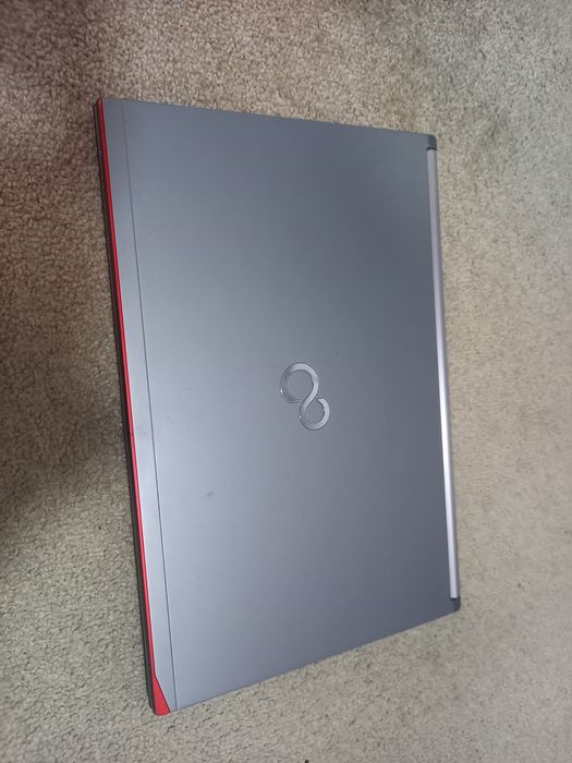 Laptop intel i5,ssd 128,baterie noua  3 ore