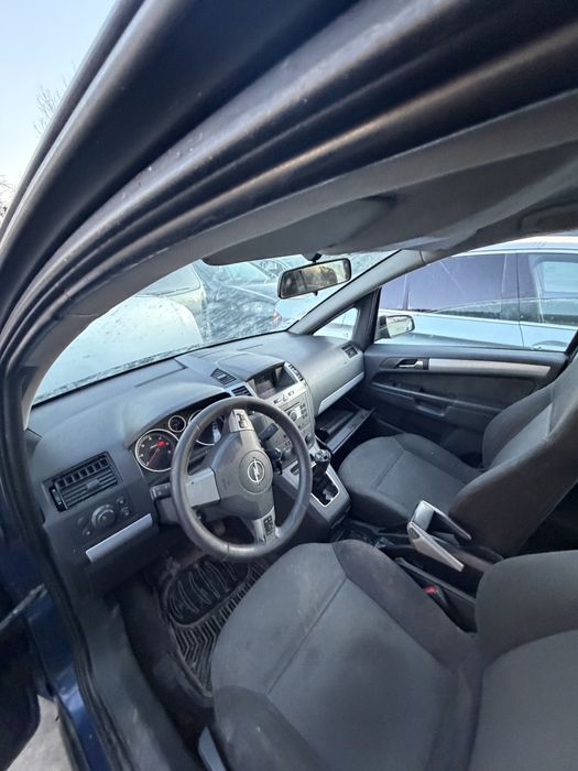 Dezmembrari/dezmembrez Opel zafira 1.9 cdti euro 4 cutie manuala