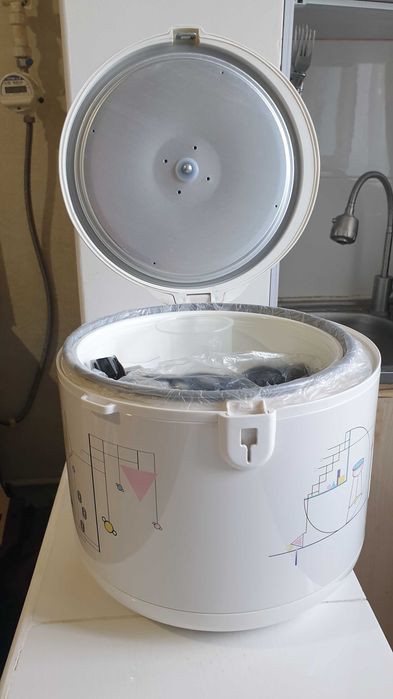 Пароварка. Новая. В упаковке.