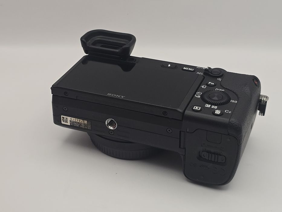 Sony A6400 (ILCE-6400 Body) cu doar 14771 cadre!!
